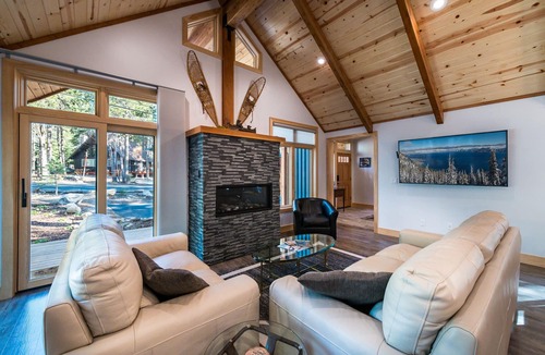 Chamberlands House | Beautifully built new home in Chamberlands - Full access pool beach tennis, walk 2 beach