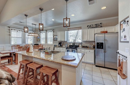 Angels Camp House | Beautifully furnished home with HOT TUB