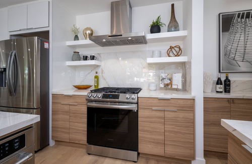 Faircrest Heights House | Beautifully Modern Home 5 min from Beverly Hills