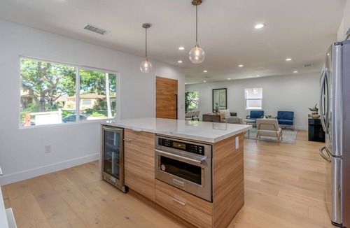 Faircrest Heights House | Beautifully Modern Home 5 min from Beverly Hills