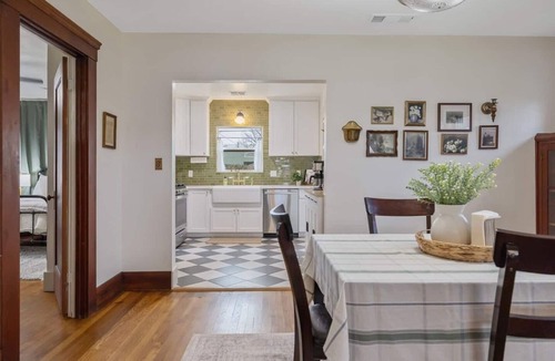 Visalia House | Beautifully restored historic home walking distance to downtown and easy access to the 198, shopping and restaurants.