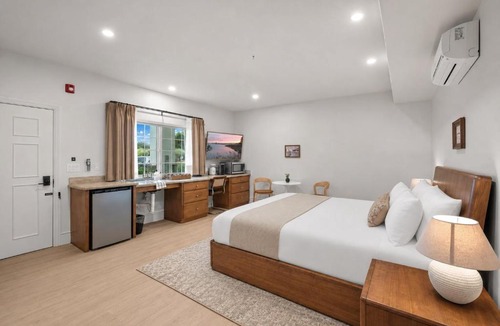 Eastside Santa Cruz Apartment | Bella Notte by the Beach