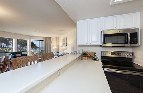 Rio del Mar Villa | Bella Vista by the Sea - Ground Level with a View on the North Bluff.