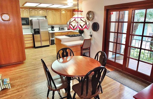 Belmont Heights House | Belmont Heights, Beach Close, World Cup, Sleep 8+