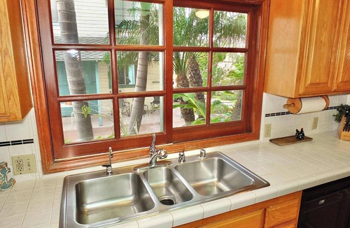 Belmont Heights House | Belmont Heights, Beach Close, World Cup, Sleep 8+