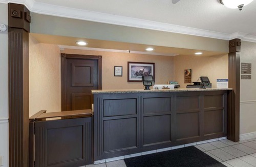 Selma Hotel | Best Western Colonial Inn