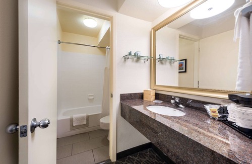 Danville Hotel | Best Western Danville Sycamore Inn