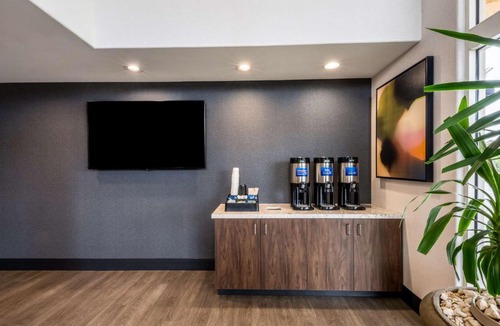 Lemoore Hotel | Best Western Inn & Suites Lemoore