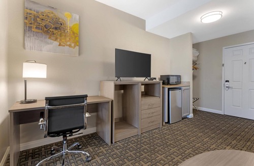 Kettleman City Hotel | Best Western Kettleman City Inn & Suites