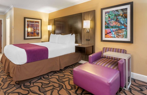 Newhall Hotel | Best Western Plus Airport Plaza