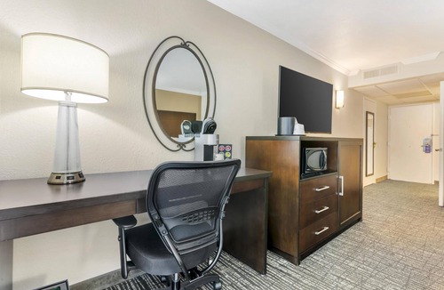 Fremont Hotel | Best Western Plus Garden Court Inn