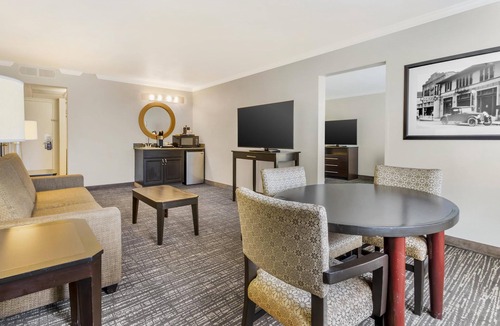 Fremont Hotel | Best Western Plus Garden Court Inn