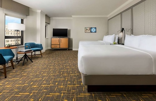 Lower Nob Hill Hotel | Better Choice for your Vacation! Pets Allowed, Bike Rentals, Onsite Dining