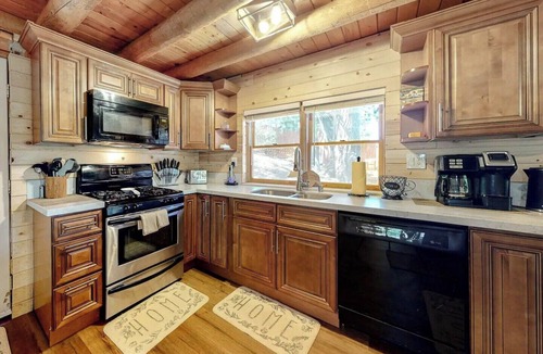 Running Springs Cabin | Between the Pines Log Cabin