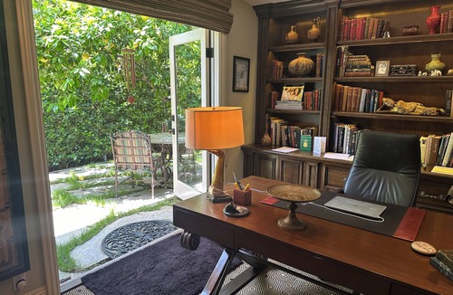 Beverly Glen Bed & Breakfast | Beverly Hills luxury suite with desk, wifi, and private entry.