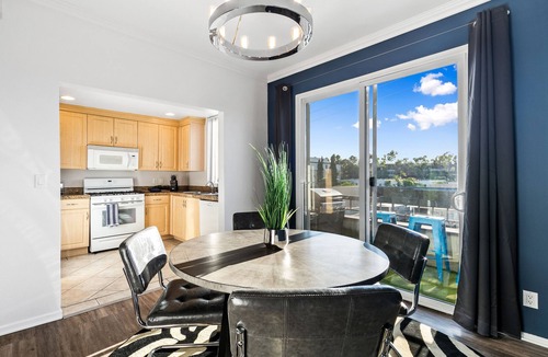 Beverly Grove Hotel | Beverly Hills Oasis 2 BR w/Pool