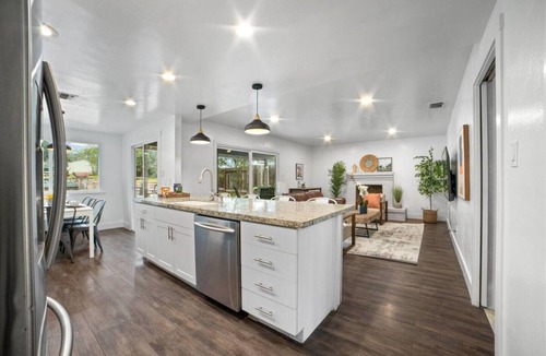 Citrus Heights House | BIG Family Home - King Beds - Pool
