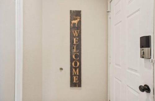 Tahoe Paradise House | Big Foot Basecamp - Dogs/Hot Tub/Fire Pit