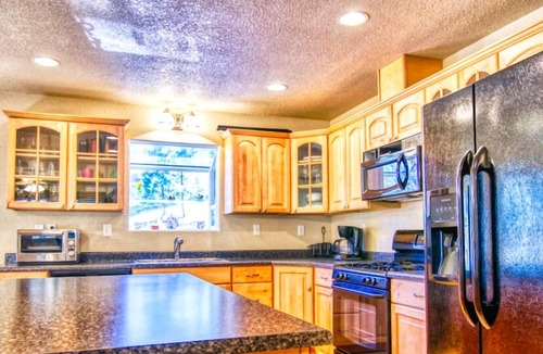 Groveland House | BIG FOOT BLISS at Pine Mountain Lake