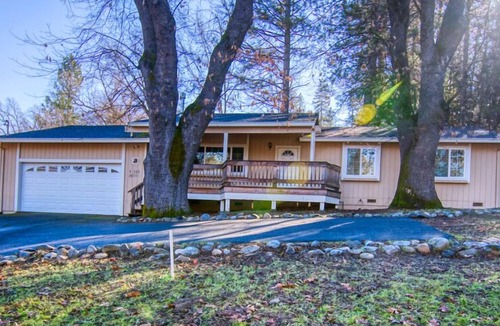 Groveland House | BIG FOOT BLISS at Pine Mountain Lake