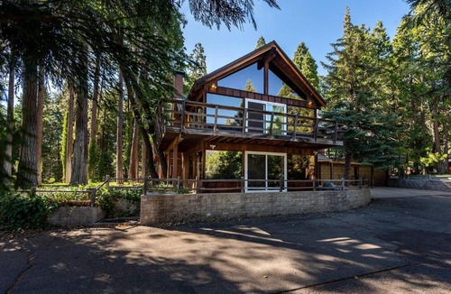 Springville House | Big+Little Nelson Chalets | Hot Tub | Game Room