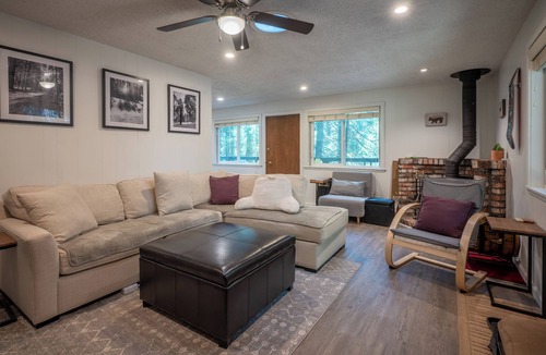 Dorrington Cabin | Bigfoot Escape | Dorrington Cabin with Bonus Room