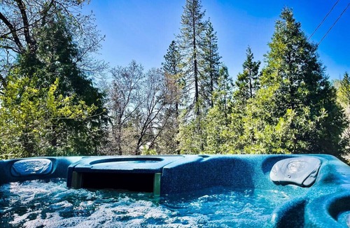 North Fork House | Bigfoot Suite - Dog Friendly - Sleeps 4
