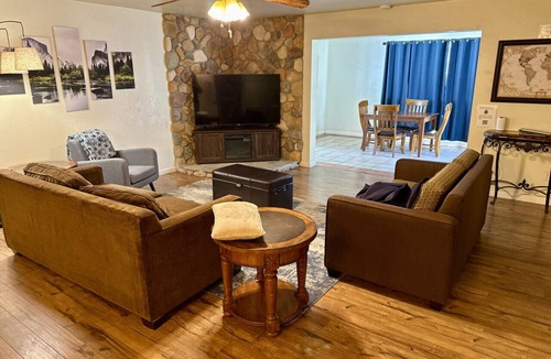 North Fork House | Bigfoot Suite - Dog Friendly - Sleeps 4