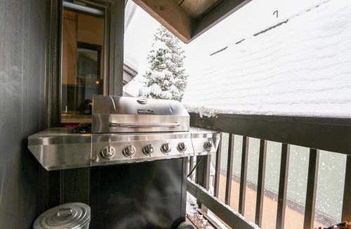 Majestic Pines Apartment | Bigwood #80 condo
