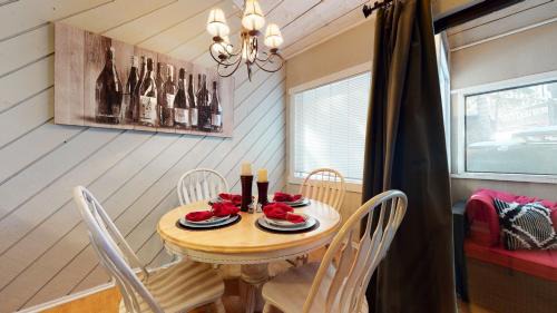 Majestic Pines Apartment | Bigwood Condo