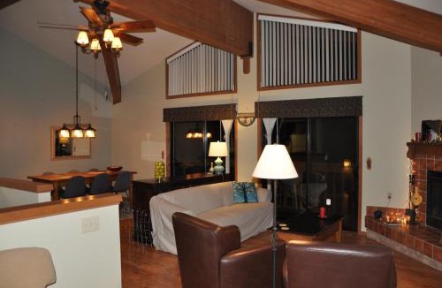 Incline Village House | Bitterbrush - 400 Fairview Boulevard - very close to Diamond Peak and beaches - WSTR21-0086 - Tax ID W4900 - Max 7 people, 2 cars parking in carports
