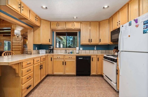Big Creek Cabin | Black Diamond-Family, Pet Friendly near Huntington