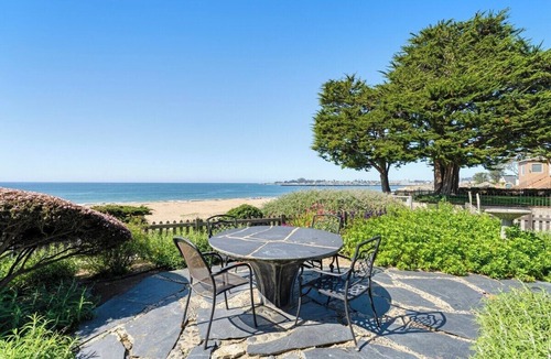 Seabright House | Black Pearl Cottage – Classic Seabright Charm