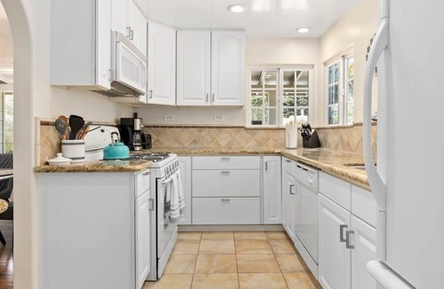 Eastside Santa Cruz House | Black's Beach Bungalow
