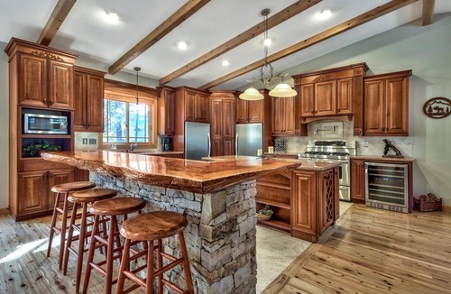 Tahoe Paradise House | Blackfoot Luxury Retreat - Hot Tub, Pool Table, Pets, Deck