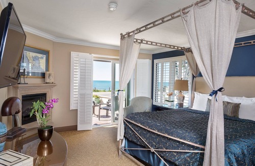 San Simeon Hotel | Blue Dolphin Inn
