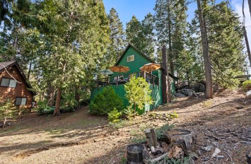 Sierra Cedars House | Blue Meadow-Family Pet Friendly & near the lake
