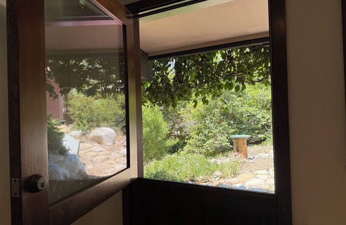 Laguna Beach Apartment | Bluebird Canyon Hideaway: Walk to Beach & H.I.P. District –Serene Garden setting