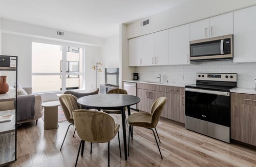 Hayward Apartment | Blueground | North Hayward, pool, nr Hayward Park