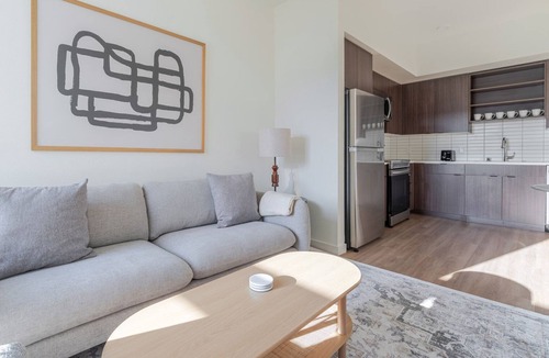 Old San Leandro Apartment | Blueground | Old San Leandro, fitness center, nr Lake Chabot