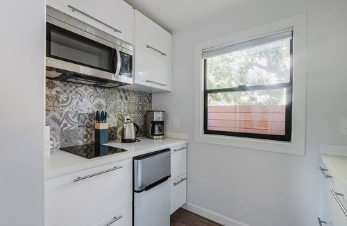 Menlo Park Apartment | Blueground | Palo Alto studio apartment