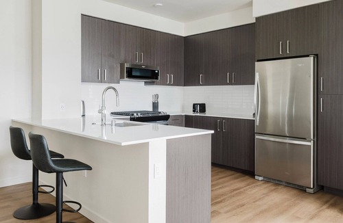 Santa Clara Apartment | Blueground | Santa Clara, pool, nr Central Park