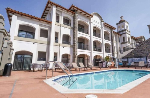 Beach Hill - Beach Flats Hotel | Boardwalk Area Stay | Heated Pool + Breakfast