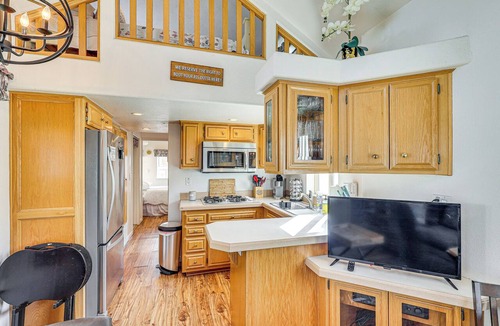Lake Havasu City Cabin | Boat Launch + Mtn Views: Lake Havasu Cabin