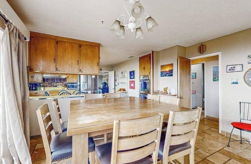 Bodega Bay House | Bodega Bay Dog-Friendly Oceanview Cottage with Hot Tub