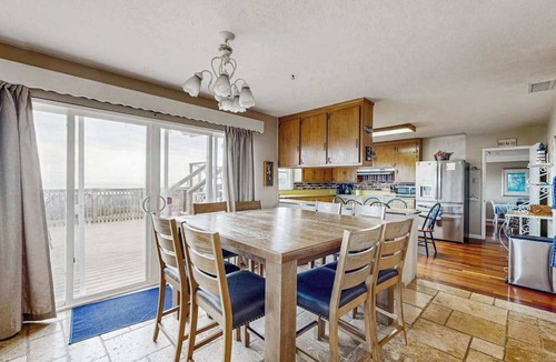 Bodega Bay House | Bodega Bay Dog-Friendly Oceanview Cottage with Hot Tub