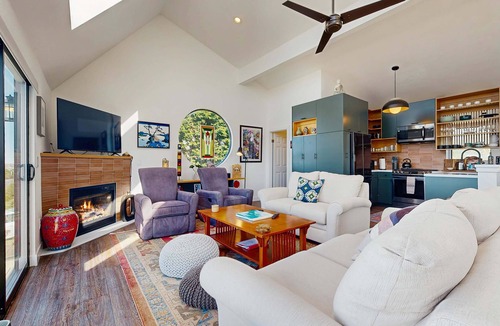 Bodega Bay House | Bodega Bay oceanview home near golf course