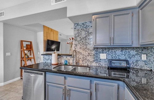 Rhodes Ranch Condo | Bohemian vibe* Resort style 3 bed 2 bath condo* FREE Wifi and assigned parking