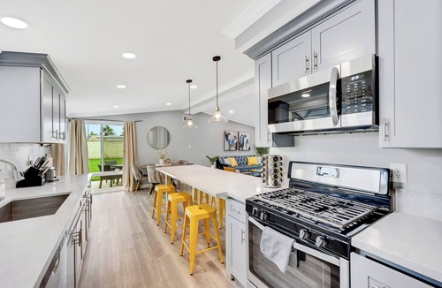 Sherwood Forest and Thistle Development House | BOOK NOW! and start making memories 4 BR Home Just Min. to Disneyland