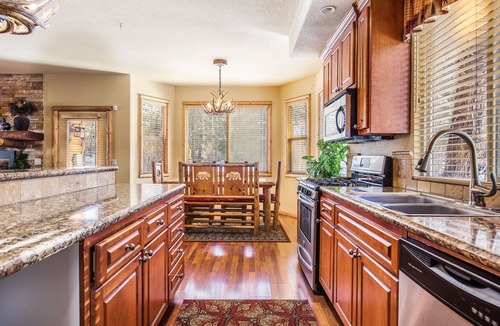 Boulder Bay House | Boulder Bay Willow Lodge has 2 Hot Tubs, two living areas, and two game rooms.